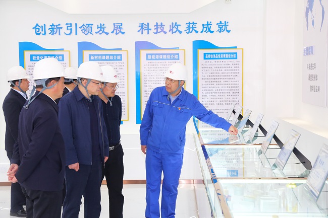 河南省國資委黨委委員、副主任王照生一行 到萬基控股集團(tuán)調(diào)研