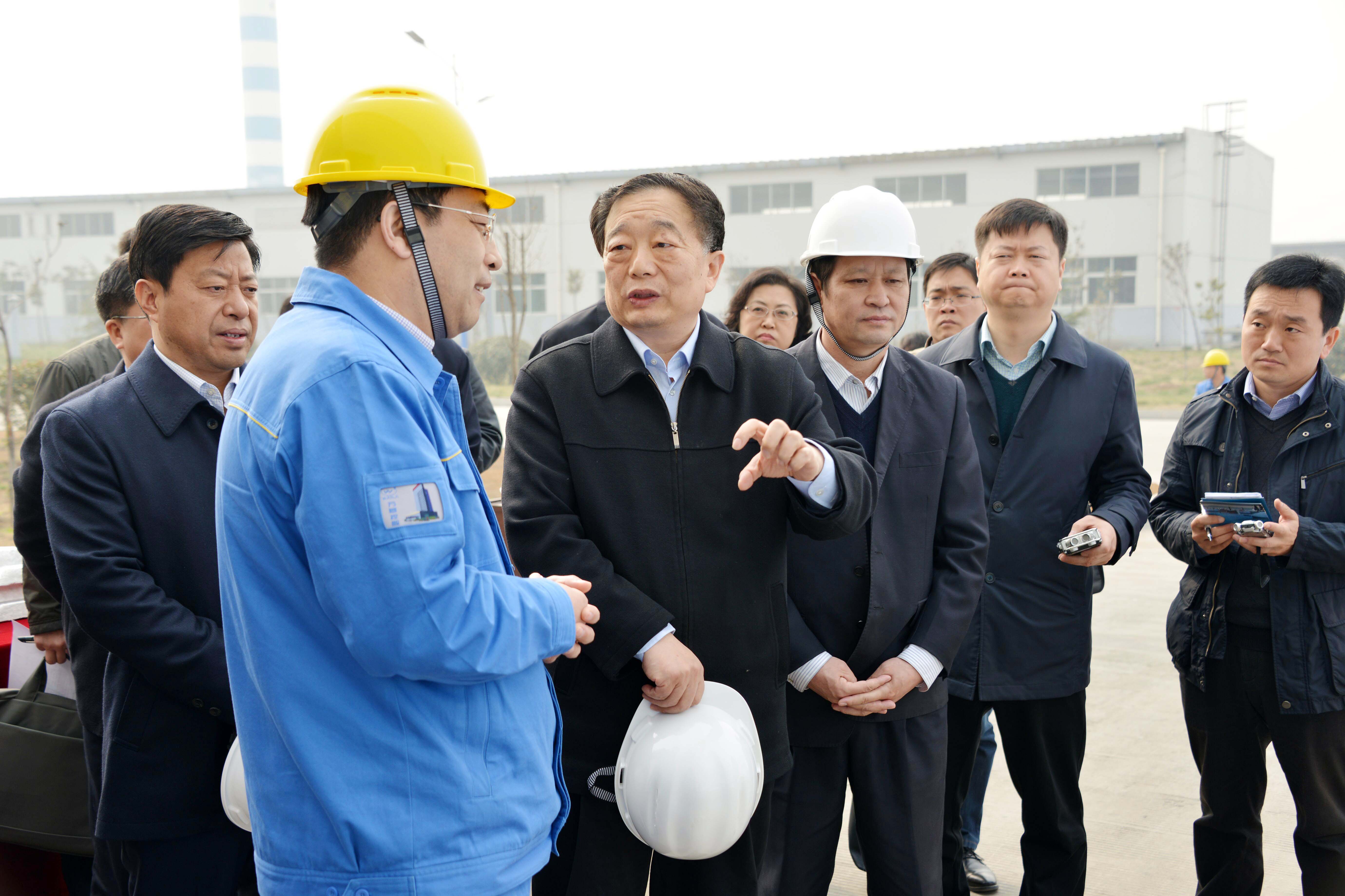 副省長、市委書記李亞到萬基控股集團(tuán)調(diào)研